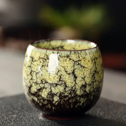 Keramische Kopjes met Kiln Transformatie in Japanse Stijl